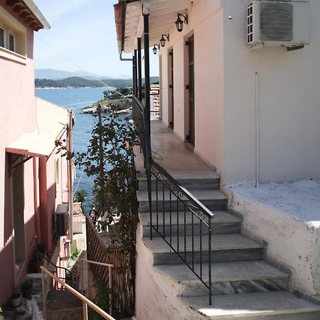 Gabriela'S Seaside House Villa Kassiopi Bagian luar foto