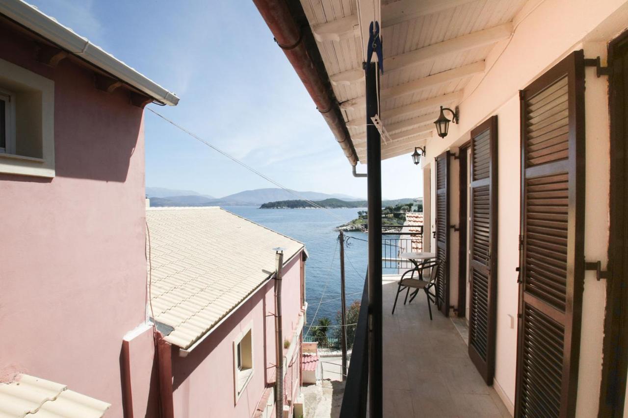 Gabriela'S Seaside House Villa Kassiopi Bagian luar foto